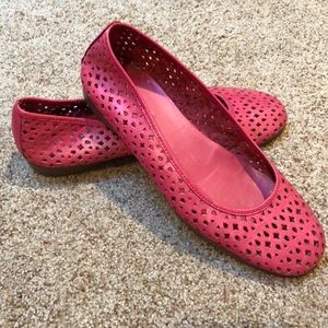 Aerosoles Pink perforated leather flats